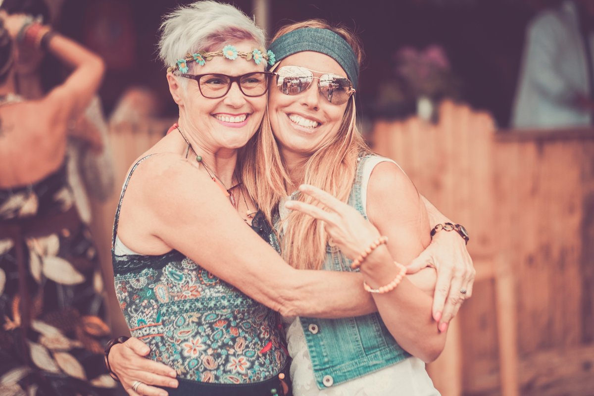 Older friends 8 reasons why everyone should have at least one agegap