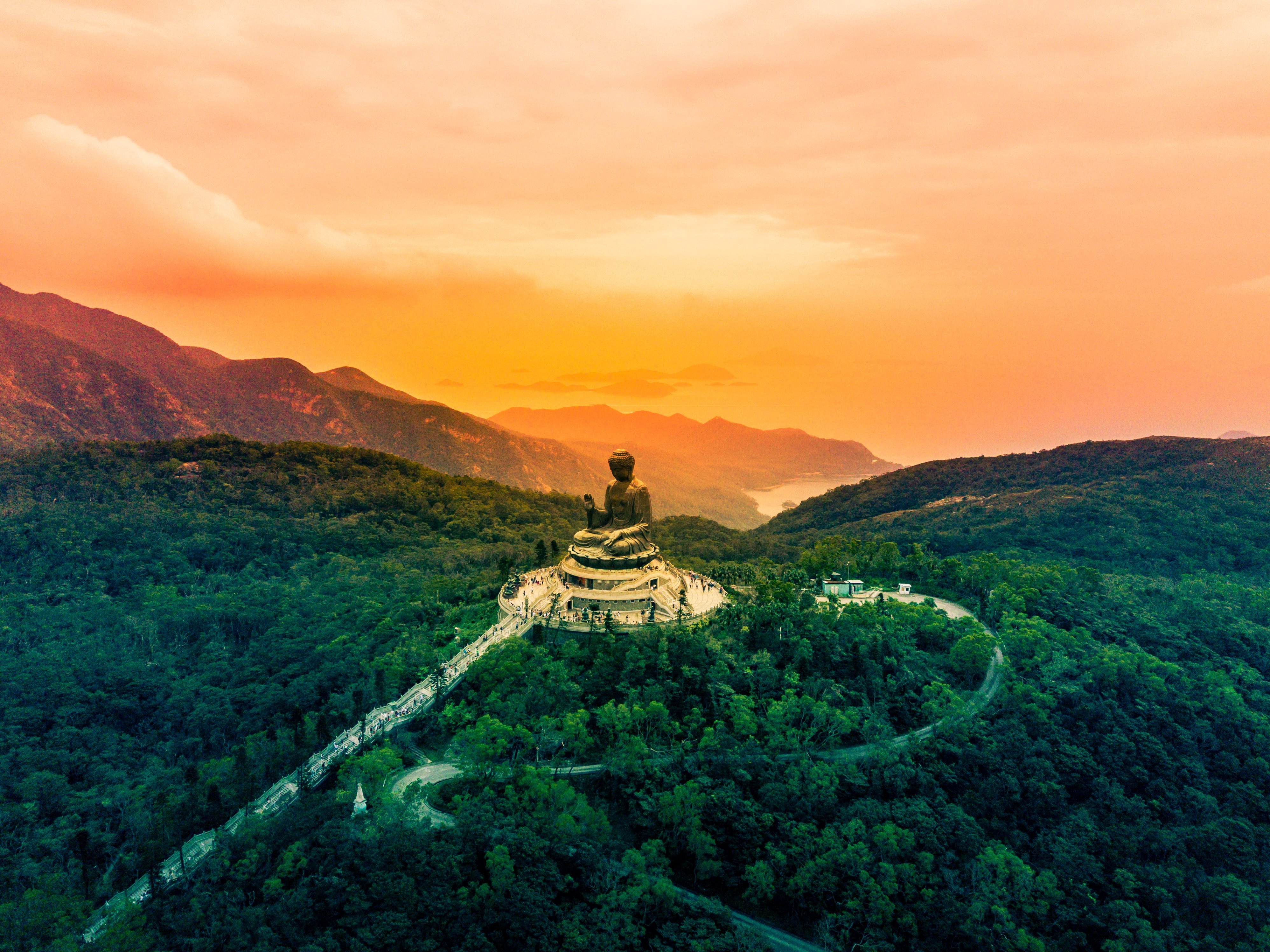 More information about "Weg zum Glück mit Ulla Koenig: "Der Buddha hat glücklicherweise tief genug geforscht"""