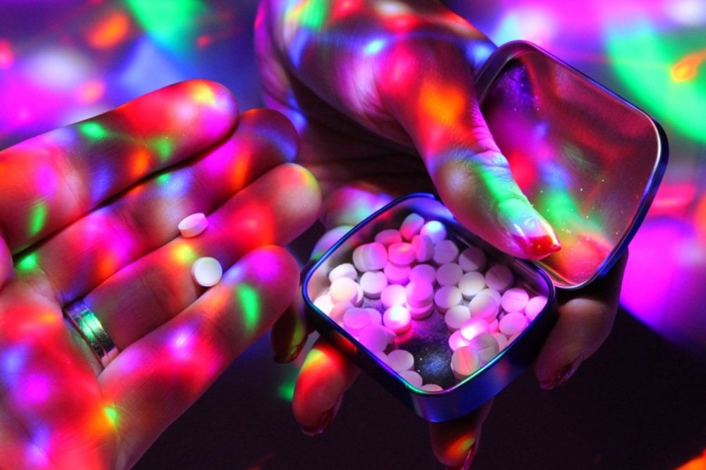 microdosing-molly-box-ecstasy-pills.jpg