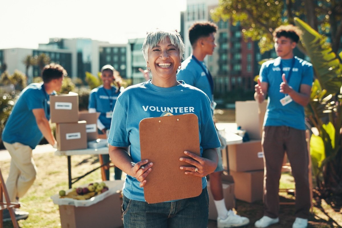 More information about "Why Do People Volunteer? Discover 7 Benefits of Volunteerism"