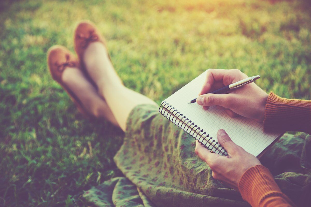Future self journaling: discover the benefits and 6 tips to get started