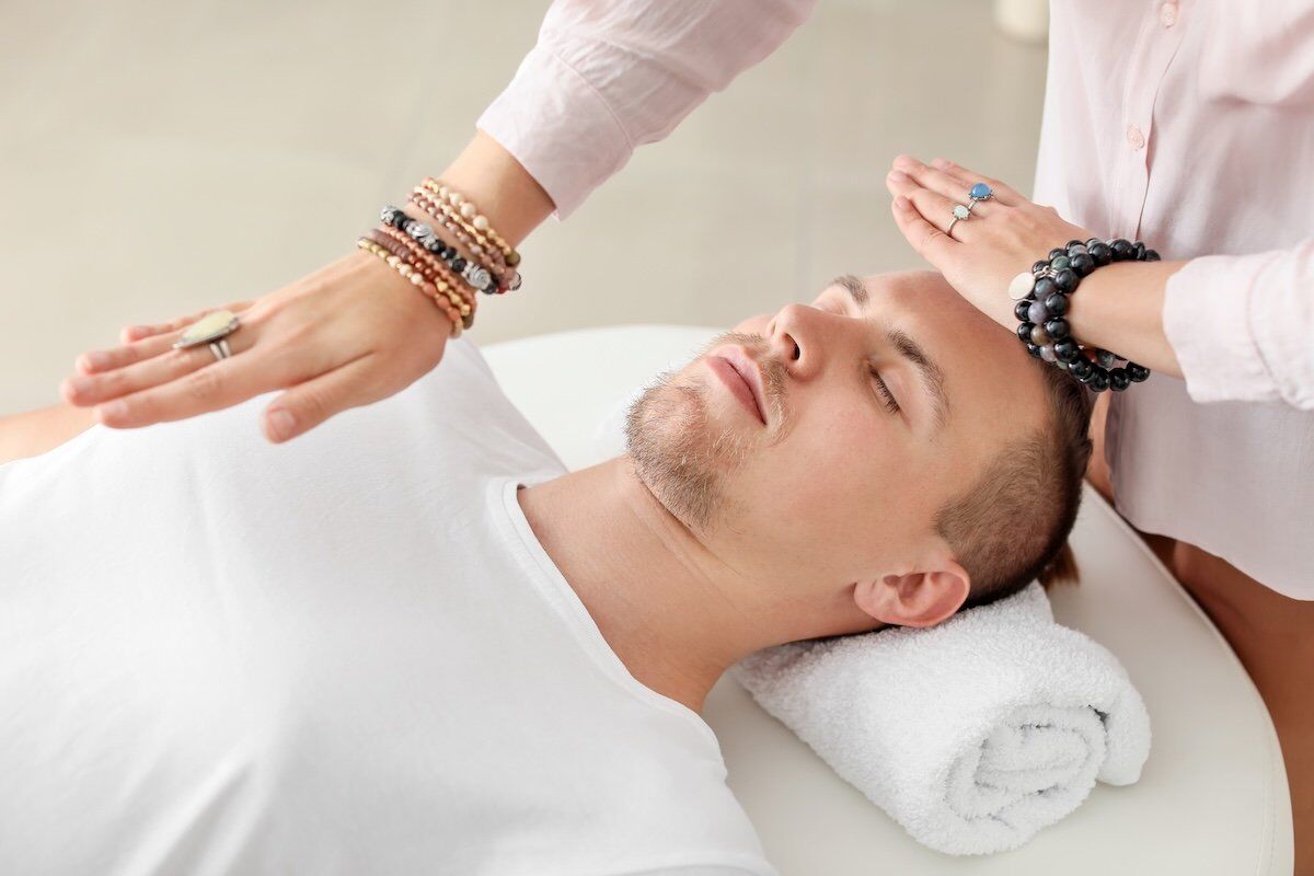 Guide to Healing Touch Therapy and Massage