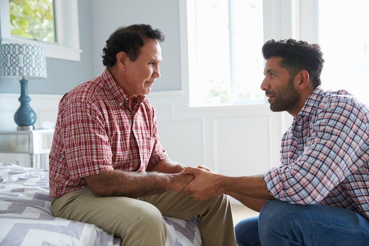 How to talk to a parent with dementia: 8 tips to improve communication