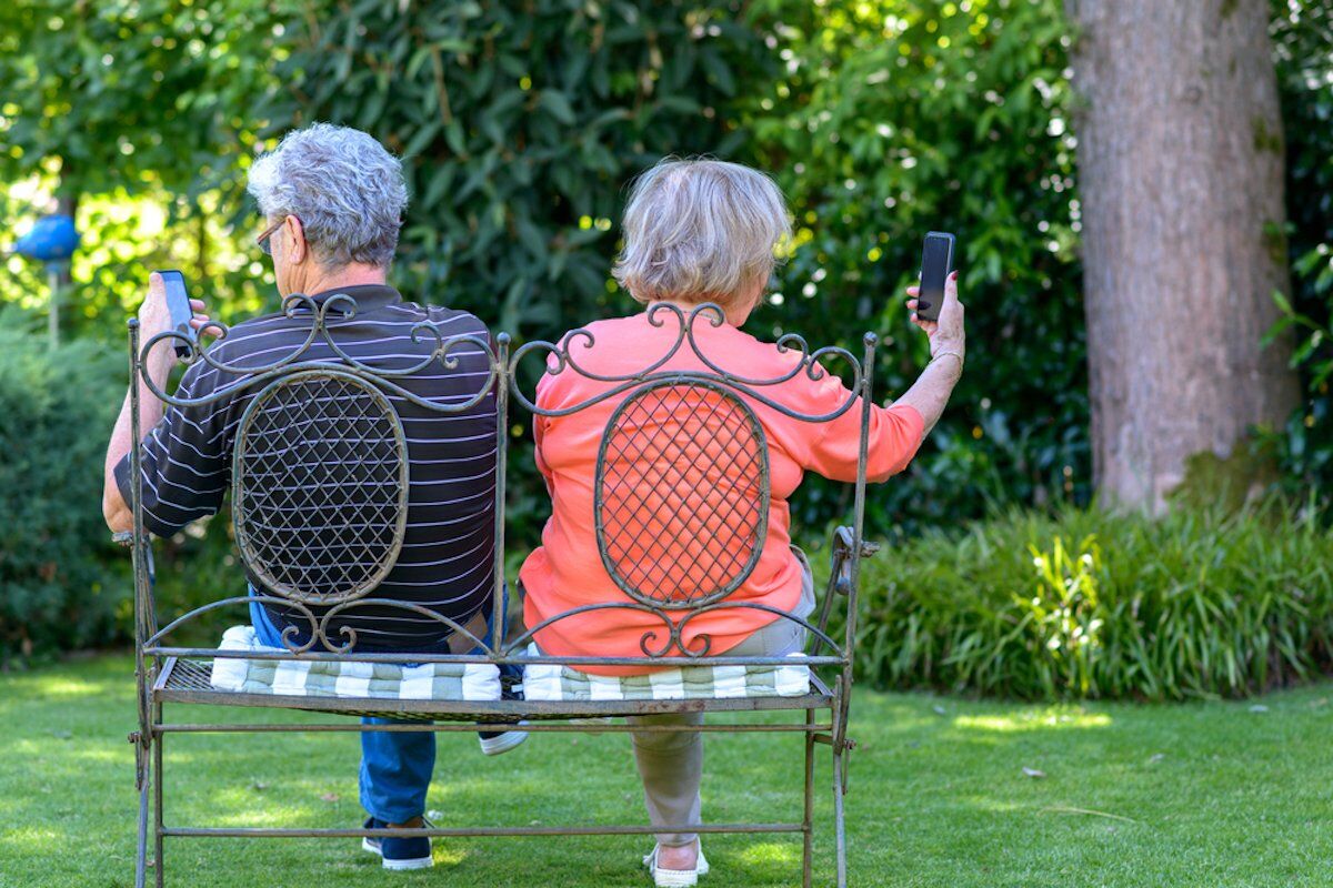 How to keep your smartphone from hurting your relationships