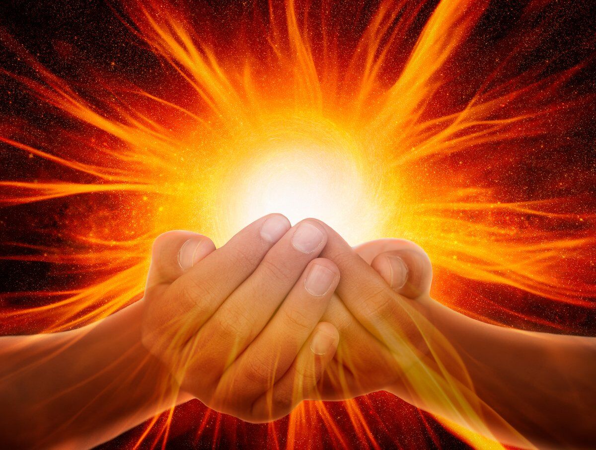 8 Manifestation Techniques: Understanding the Law of Attraction